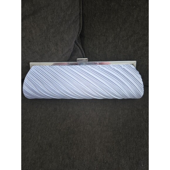 Unbranded Handbags - White Baggette Clutch Silver Snap Close Formal Date Night Prom Wedding